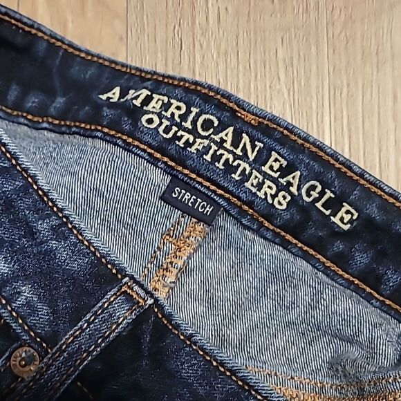 American Eagle Vintage High-Rise Festival Distressed Demin Jean Shorts Size 2 - Picture 4 of 5